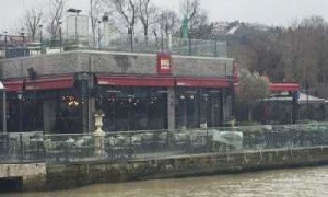حمله به یک رستوران در استانبول