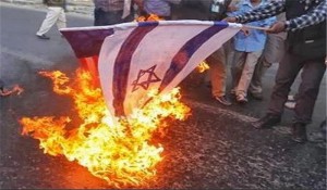 نویسنده یهودی: صهیونیسم تا کمتر از ۲۵ سال دیگر فرومی‌پاشد/ایران برای نابودی اسرائیل، بمب اتم نمی‌خواهد 